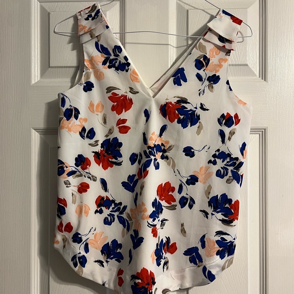 Banana Republic Print Crepe Vneck